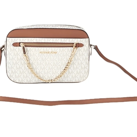 Michael Kors Handbags - 💎SOLD💎Michael Kors Jet Set Large Saffiano Leather Crossbody Bag